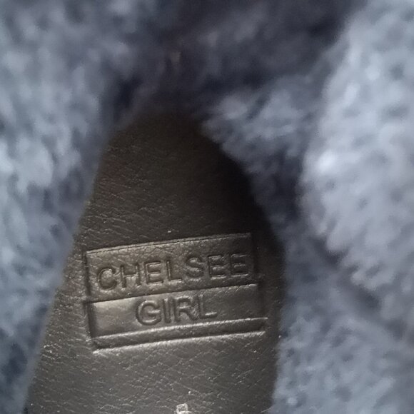 Chelsee-Girl Exalted Ladies Size 7 Navy Faux Fur Lined Faux Suede Booties - Picture 6 of 9
